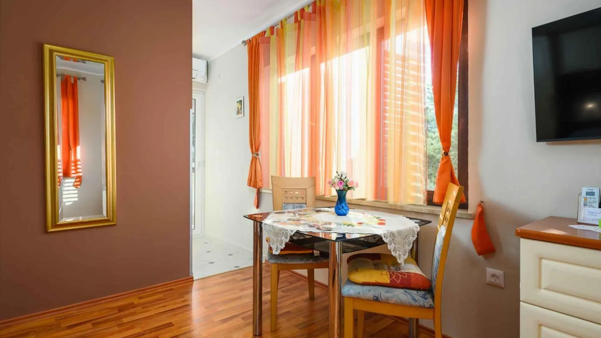 Apartments In Porec - Istrien 51987 0*,